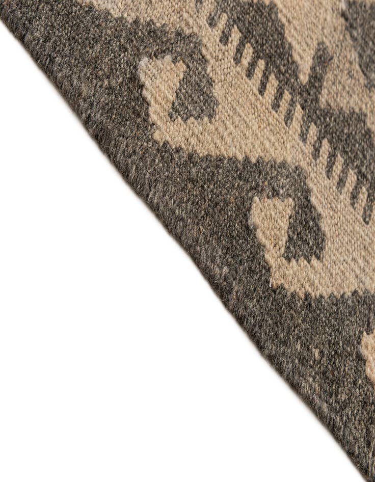 Detail image of  6' 10 x 9' 9  Hand Woven Kilim Maymana Wool Rug