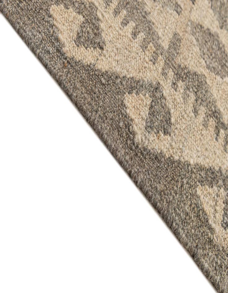 Detail image of  6' 11 x 9' 10  Hand Woven Kilim Maymana Wool Rug