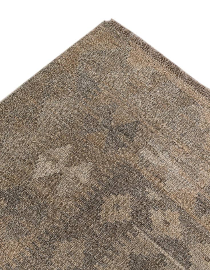 Detail image of  6' 11 x 9' 9  Hand Woven Kilim Maymana Wool Rug