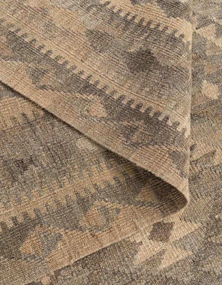 Detail image of  6' 9 x 9' 9  Hand Woven Kilim Maymana Wool Rug