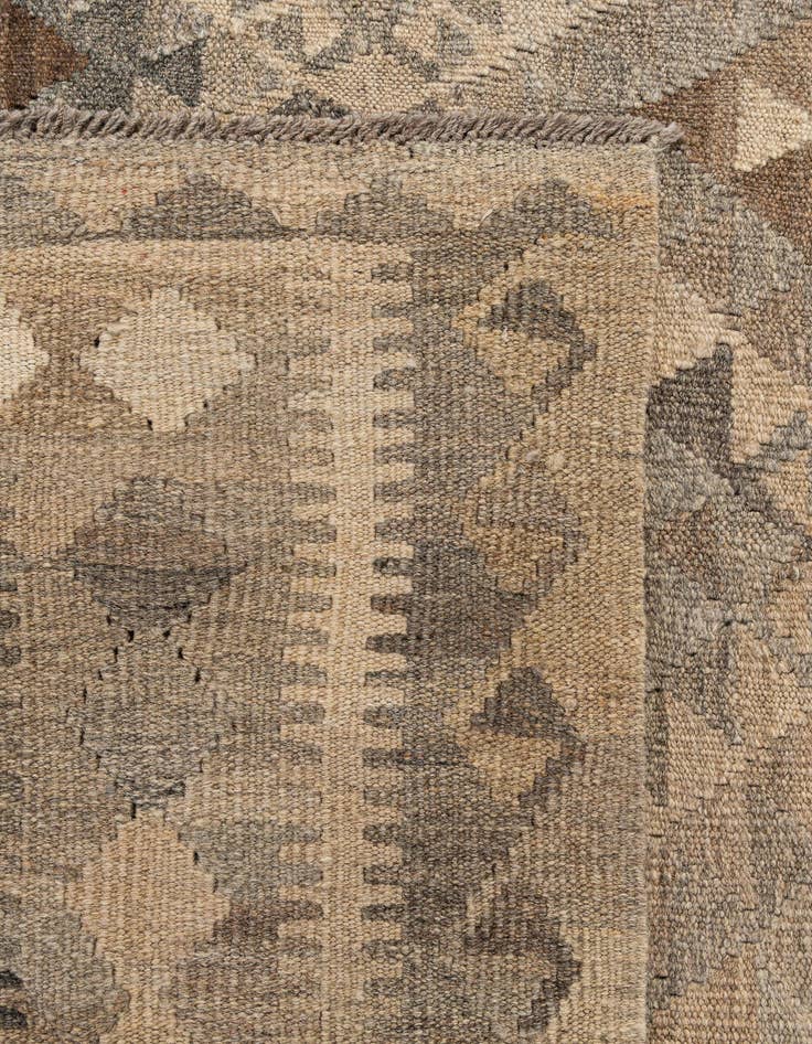Detail image of  6' 9 x 9' 9  Hand Woven Kilim Maymana Wool Rug