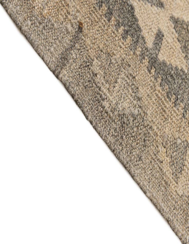 Detail image of  6' 10 x 9' 9  Hand Woven Kilim Maymana Wool Rug