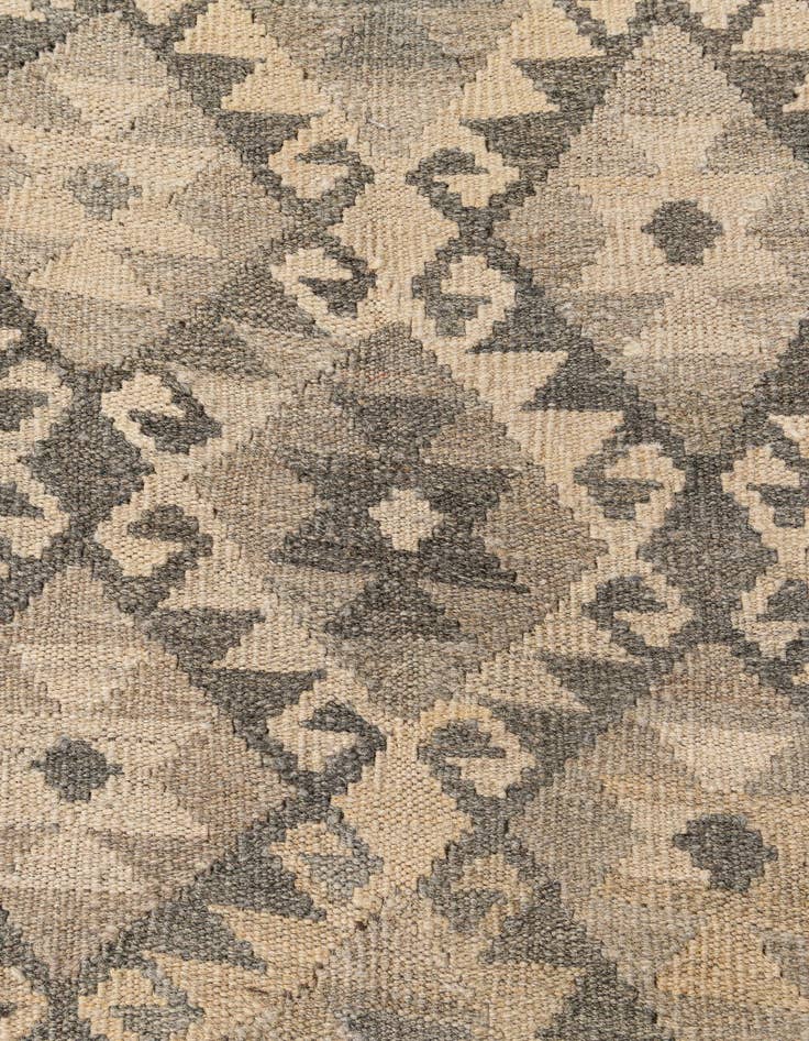 Detail image of  6' 10 x 9' 9  Hand Woven Kilim Maymana Wool Rug