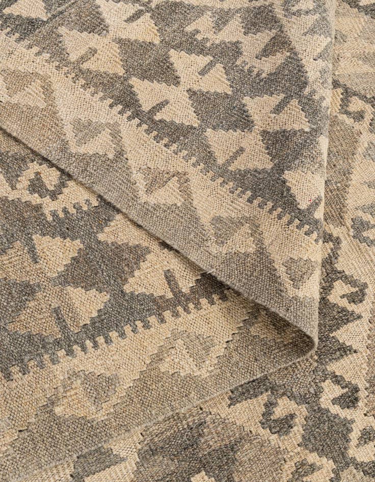 Detail image of  6' 10 x 9' 9  Hand Woven Kilim Maymana Wool Rug