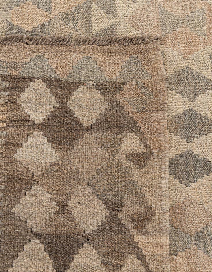 Detail image of  7' 1 x 9' 11  Hand Woven Kilim Maymana Wool Rug