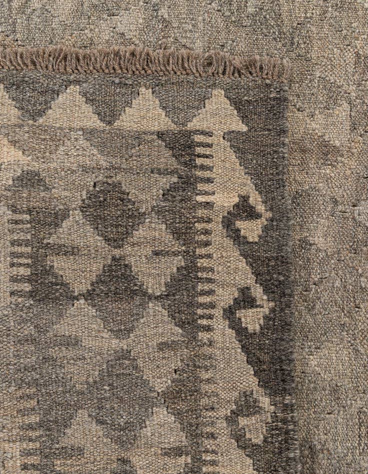 Detail image of  6' 10 x 9' 8  Hand Woven Kilim Maymana Wool Rug
