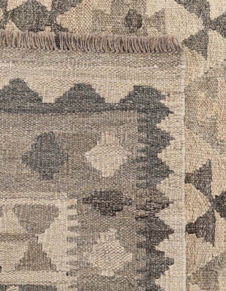 Detail image of  6' 11 x 9' 11  Hand Woven Kilim Maymana Wool Rug