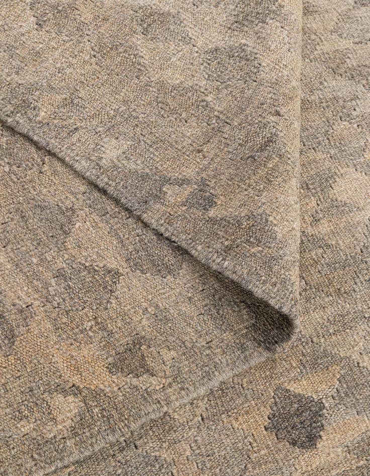 Detail image of  6' 9 x 9' 9  Hand Woven Kilim Maymana Wool Rug