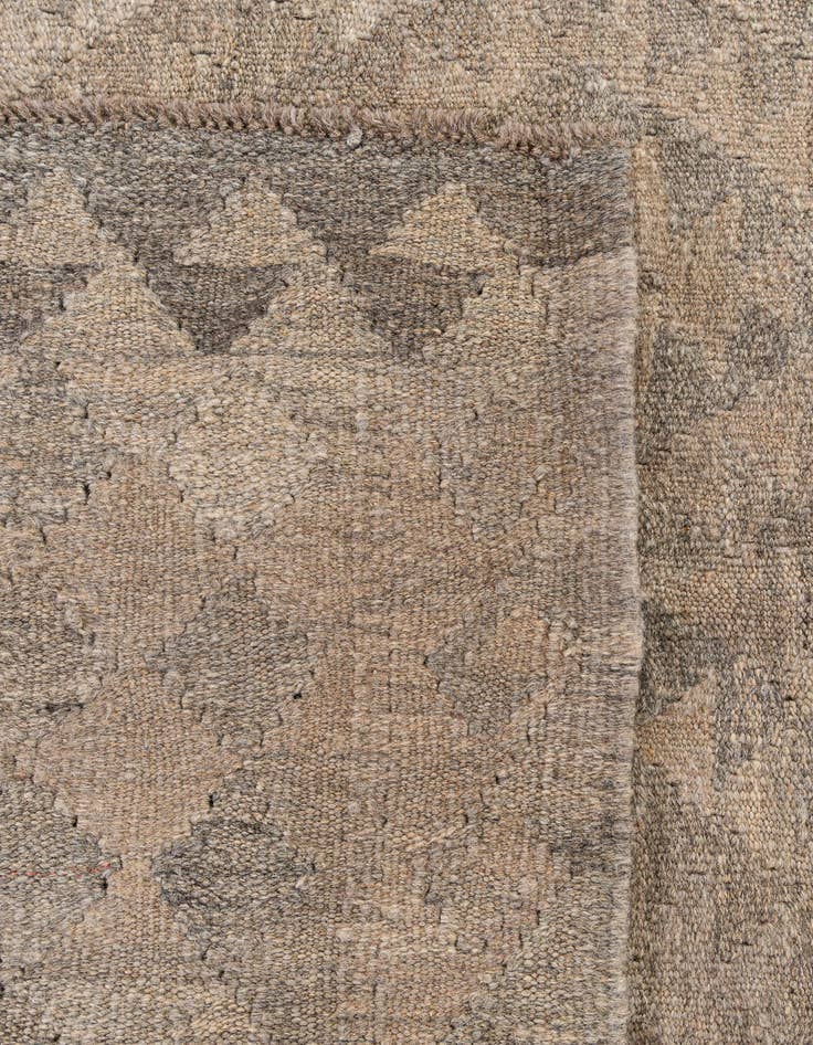 Detail image of  6' 9 x 9' 9  Hand Woven Kilim Maymana Wool Rug