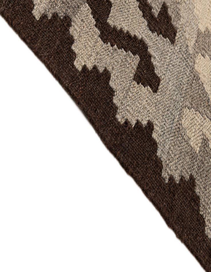 Detail image of  6' 10 x 9' 8  Hand Woven Kilim Maymana Wool Rug