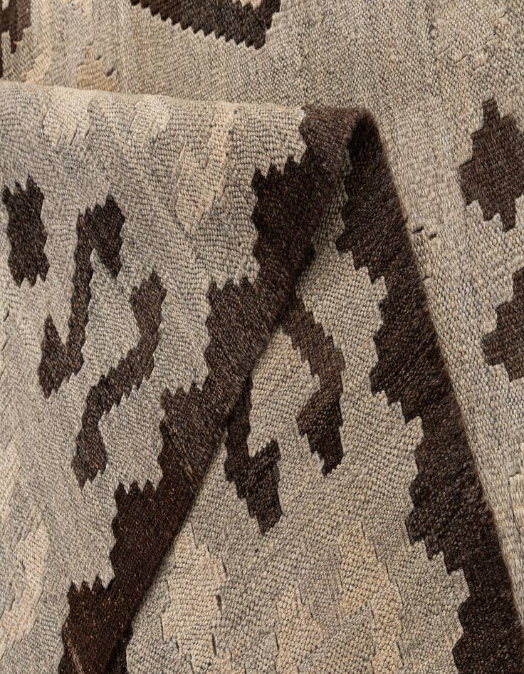 Detail image of  6' 10 x 9' 8  Hand Woven Kilim Maymana Wool Rug