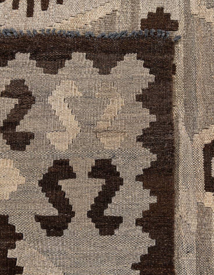 Detail image of  6' 10 x 9' 8  Hand Woven Kilim Maymana Wool Rug