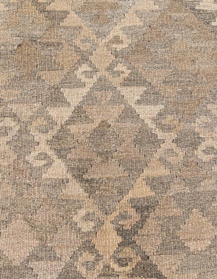 Detail image of  6' 10 x 9' 11  Hand Woven Kilim Maymana Wool Rug