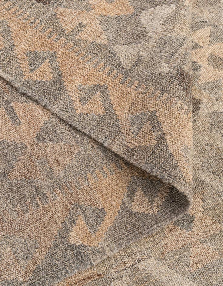 Detail image of  7' x 9' 9  Hand Woven Kilim Maymana Wool Rug