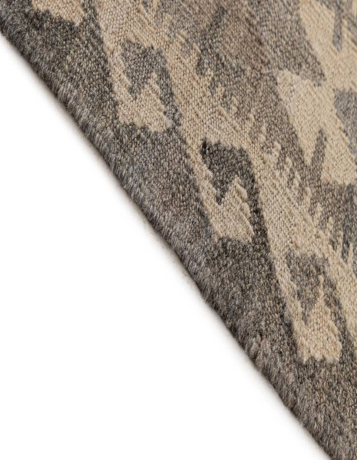 Detail image of  6' 10 x 9' 10  Hand Woven Kilim Maymana Wool Rug