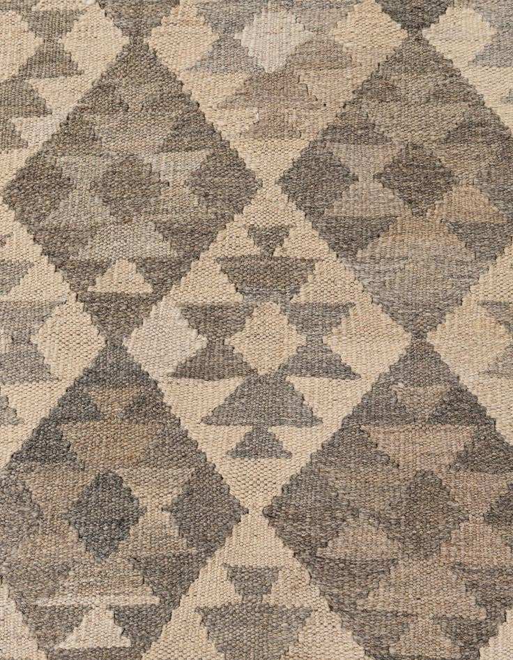 Detail image of  6' 10 x 9' 10  Hand Woven Kilim Maymana Wool Rug