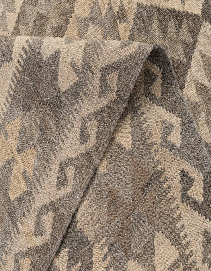 Detail image of  6' 10 x 9' 10  Hand Woven Kilim Maymana Wool Rug