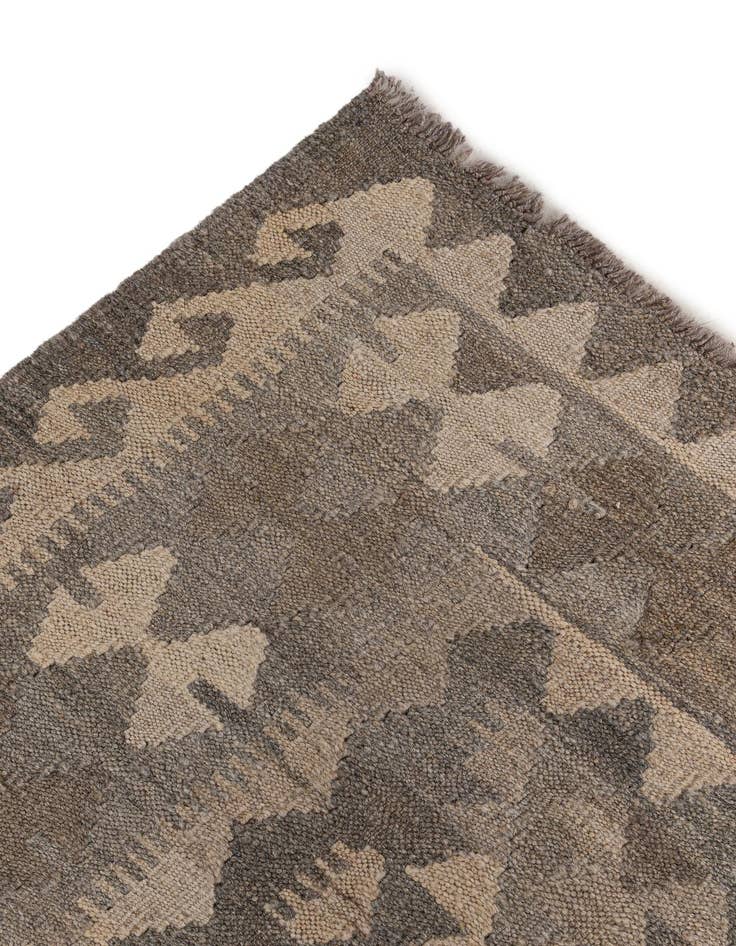 Detail image of  6' 10 x 9' 10  Hand Woven Kilim Maymana Wool Rug