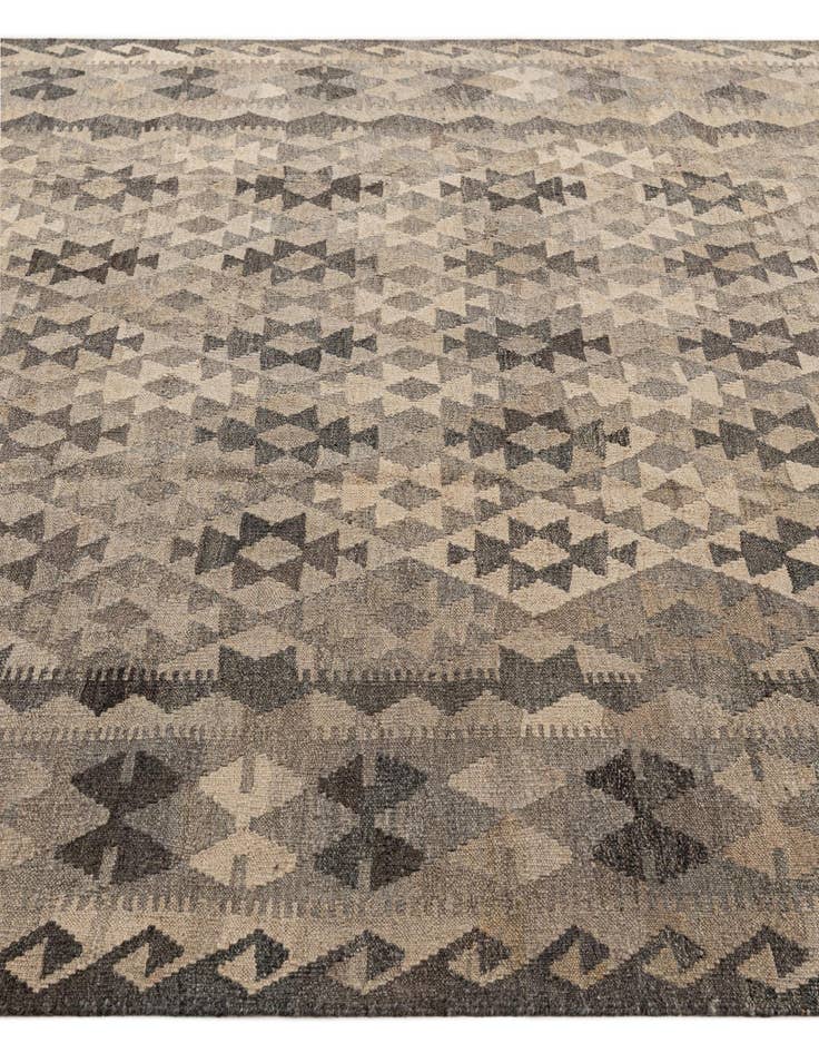 Detail image of  6' 10 x 9' 10  Hand Woven Kilim Maymana Wool Rug