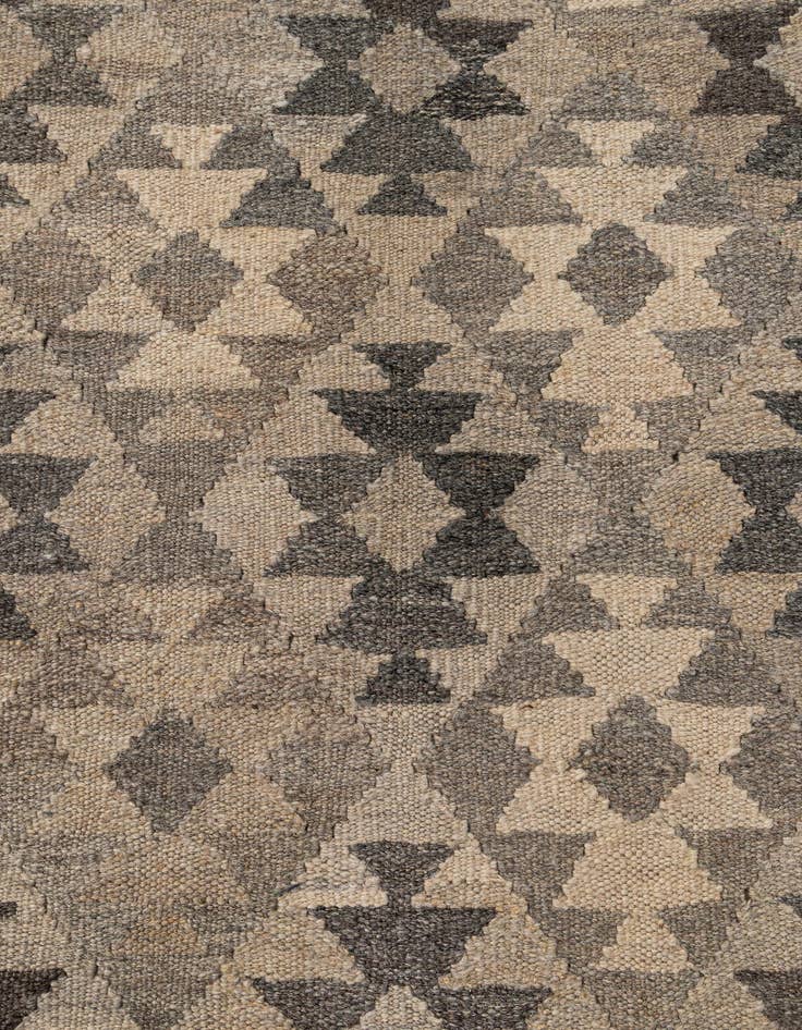 Detail image of  6' 10 x 9' 10  Hand Woven Kilim Maymana Wool Rug