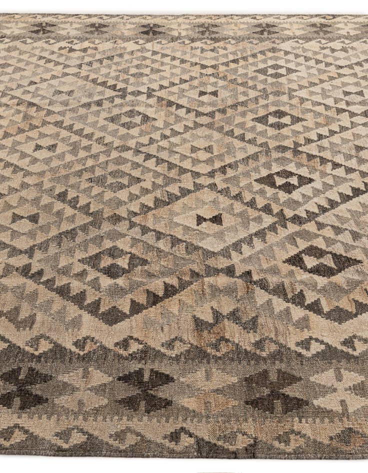 Detail image of  6' 11 x 9' 10  Hand Woven Kilim Maymana Wool Rug