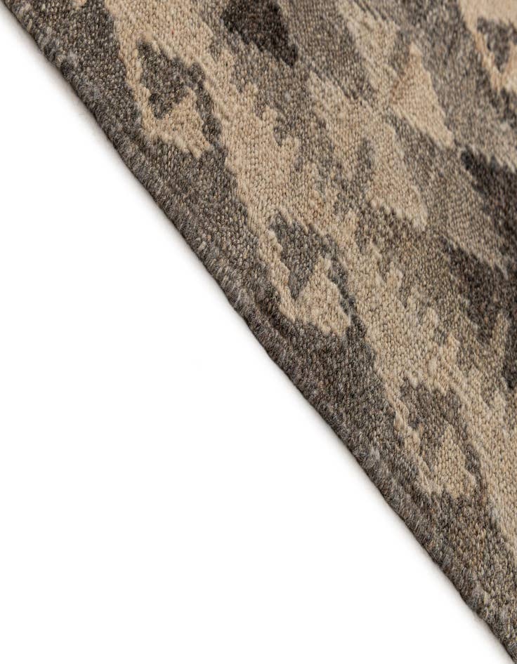 Detail image of  6' 11 x 9' 10  Hand Woven Kilim Maymana Wool Rug