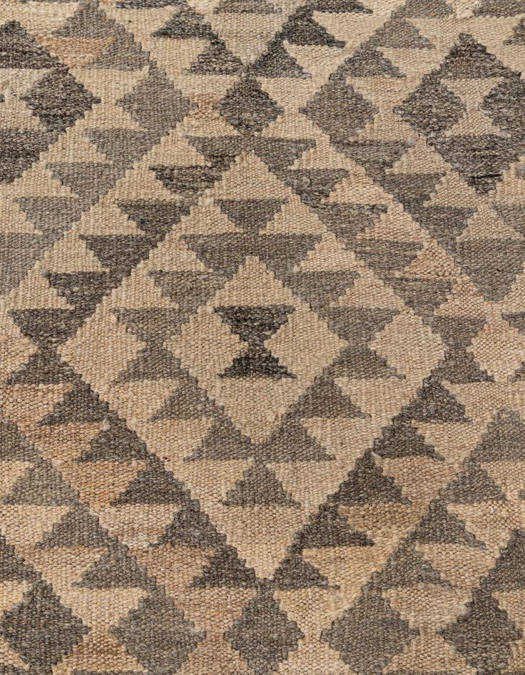 Detail image of  6' 11 x 9' 10  Hand Woven Kilim Maymana Wool Rug