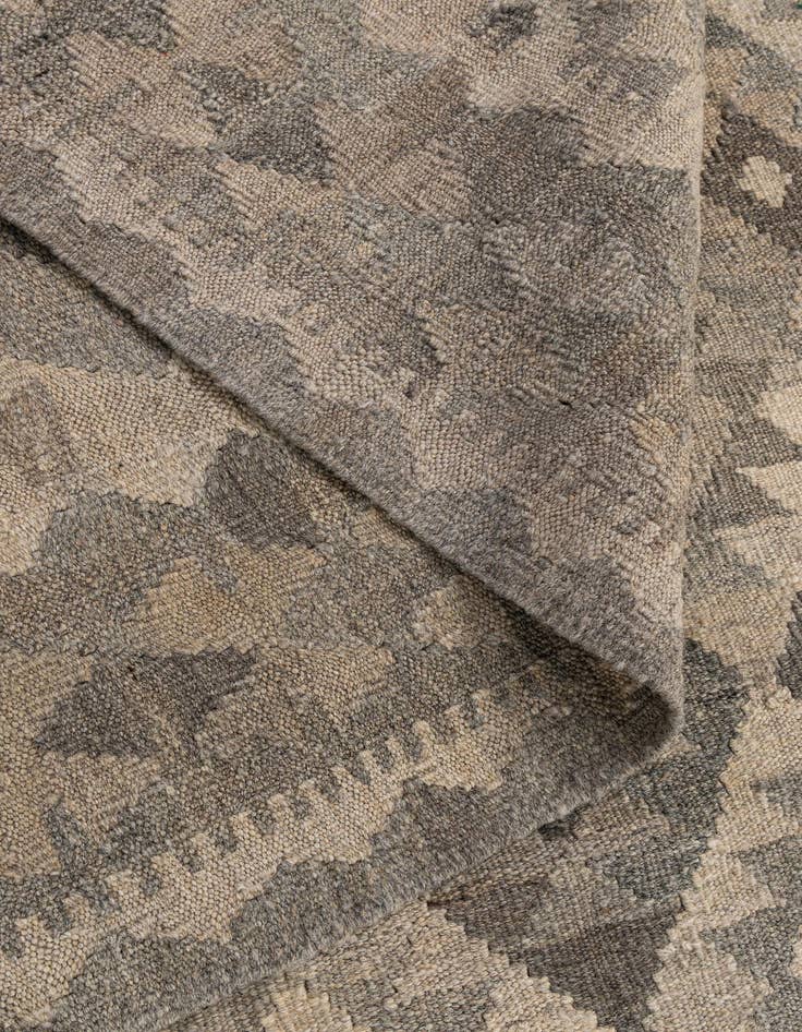 Detail image of  7' 1 x 9' 9  Hand Woven Kilim Maymana Wool Rug