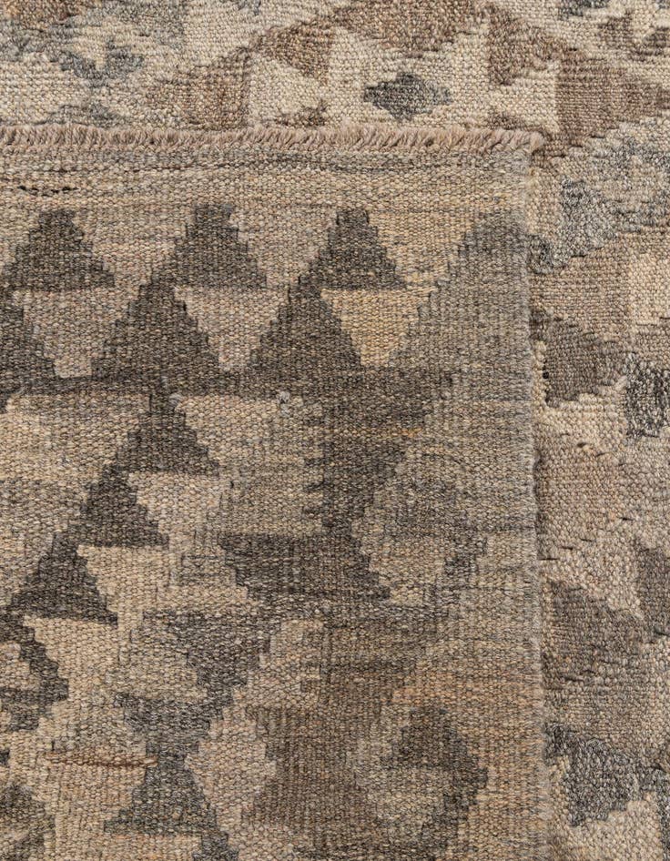 Detail image of  6' 10 x 9' 9  Hand Woven Kilim Maymana Wool Rug