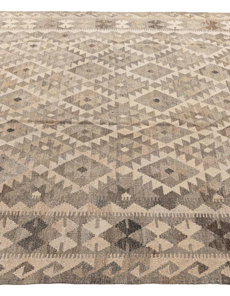 Detail image of  6' 10 x 9' 10  Hand Woven Kilim Maymana Wool Rug