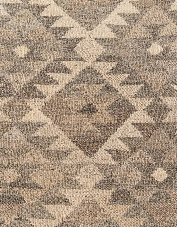 Detail image of  6' 10 x 9' 10  Hand Woven Kilim Maymana Wool Rug
