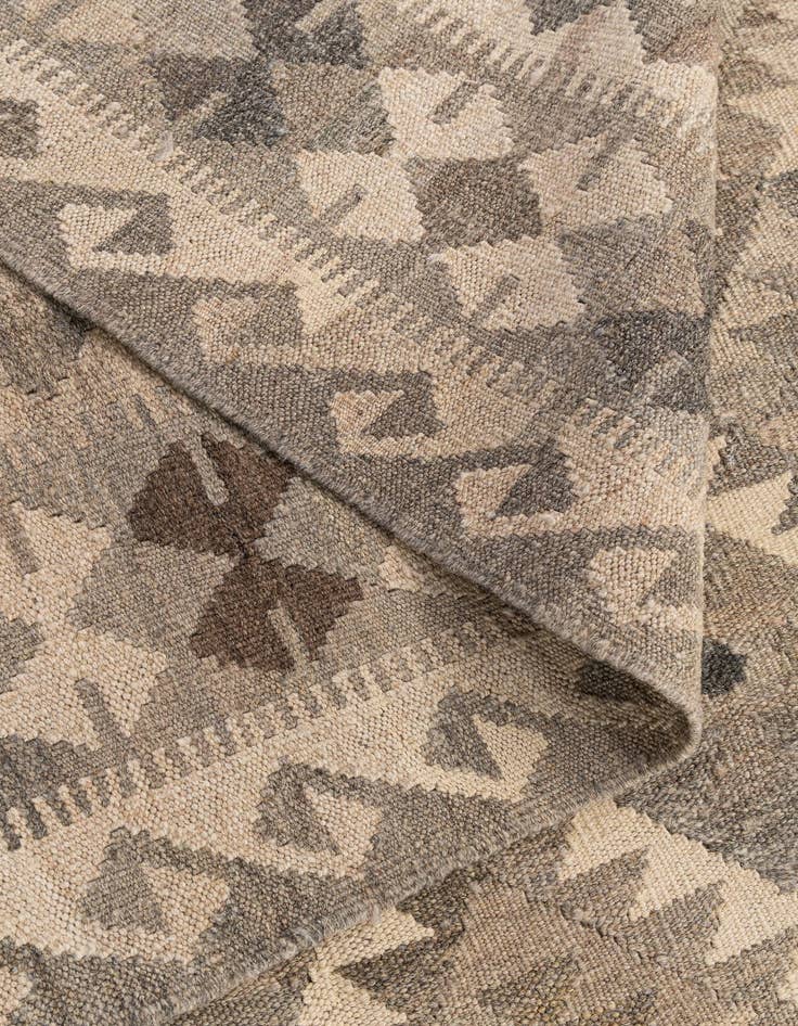 Detail image of  6' 10 x 9' 10  Hand Woven Kilim Maymana Wool Rug