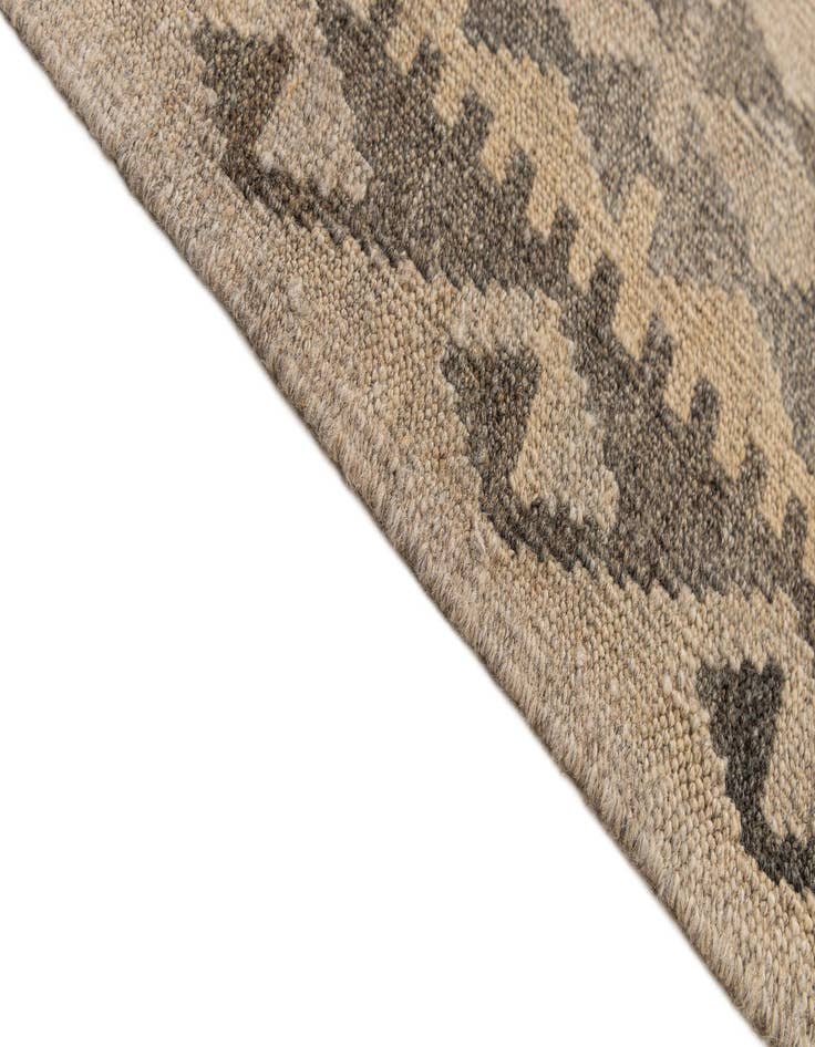 Detail image of  6' 11 x 9' 11  Hand Woven Kilim Maymana Wool Rug
