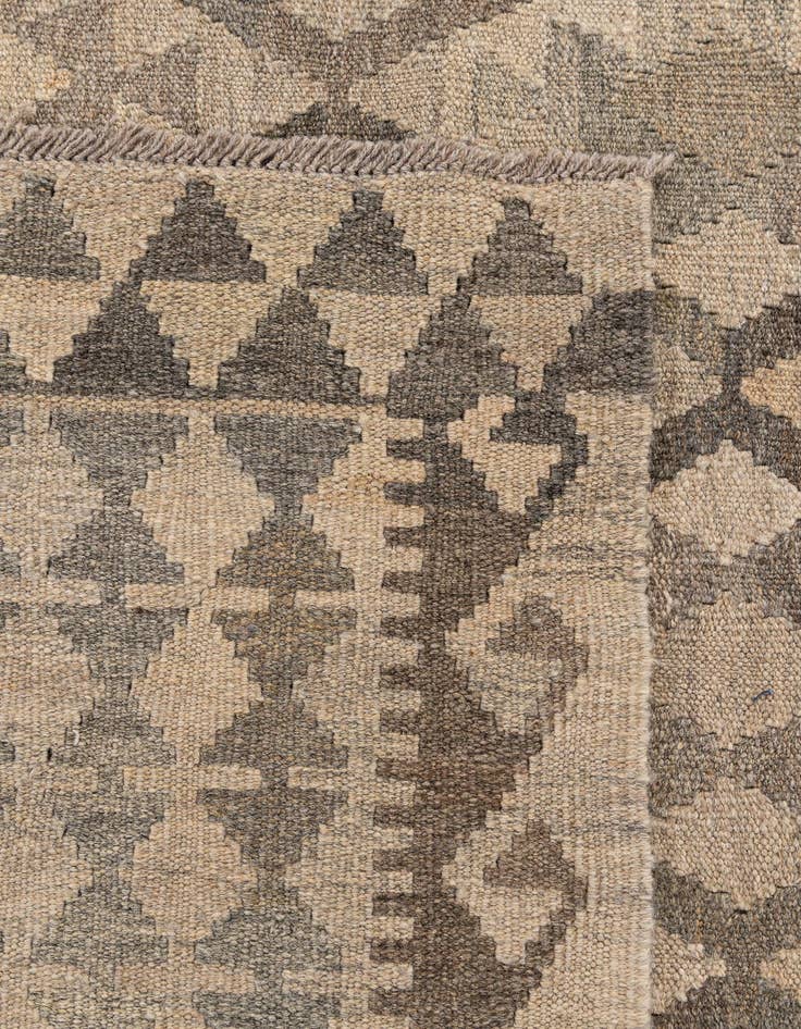 Detail image of  6' 11 x 9' 11  Hand Woven Kilim Maymana Wool Rug