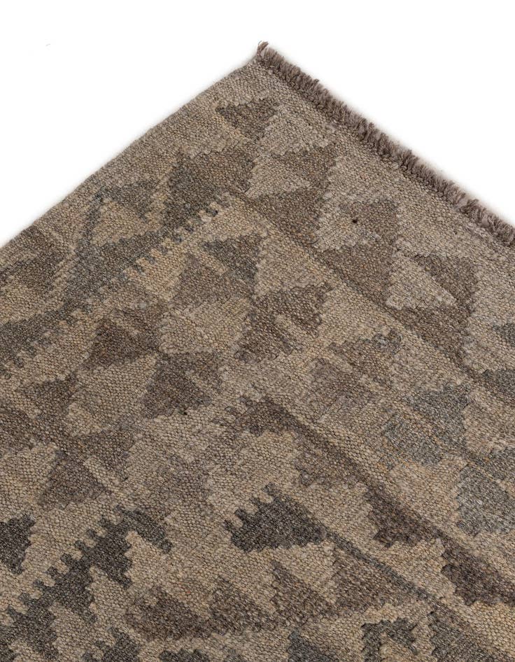 Detail image of  6' 10 x 10'  Hand Woven Kilim Maymana Wool Rug