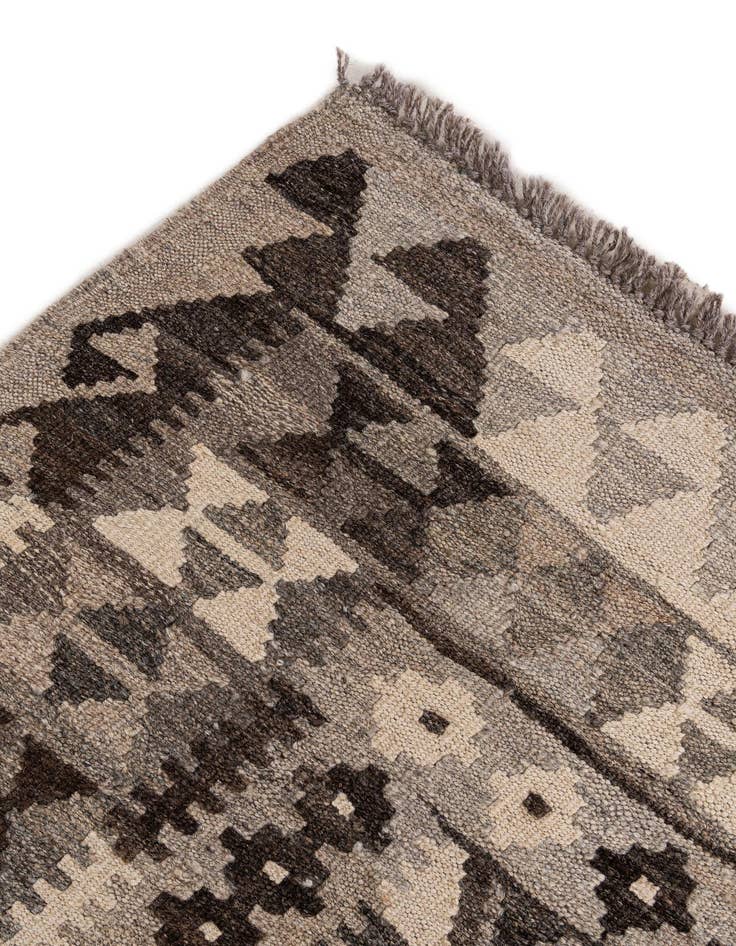 Detail image of  6' 9 x 10' 3  Hand Woven Kilim Maymana Wool Rug