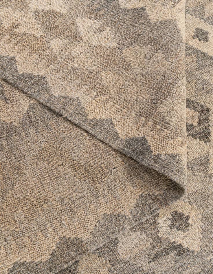 Detail image of  7' 3 x 9' 9  Hand Woven Kilim Maymana Wool Rug