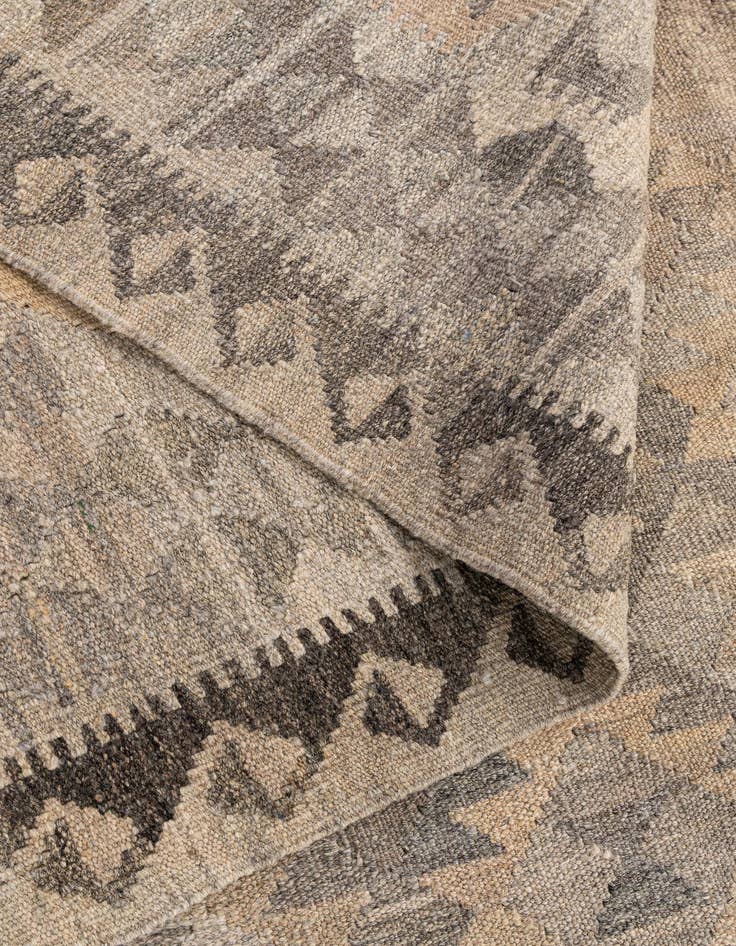 Detail image of  7' 1 x 9' 8  Hand Woven Kilim Maymana Wool Rug