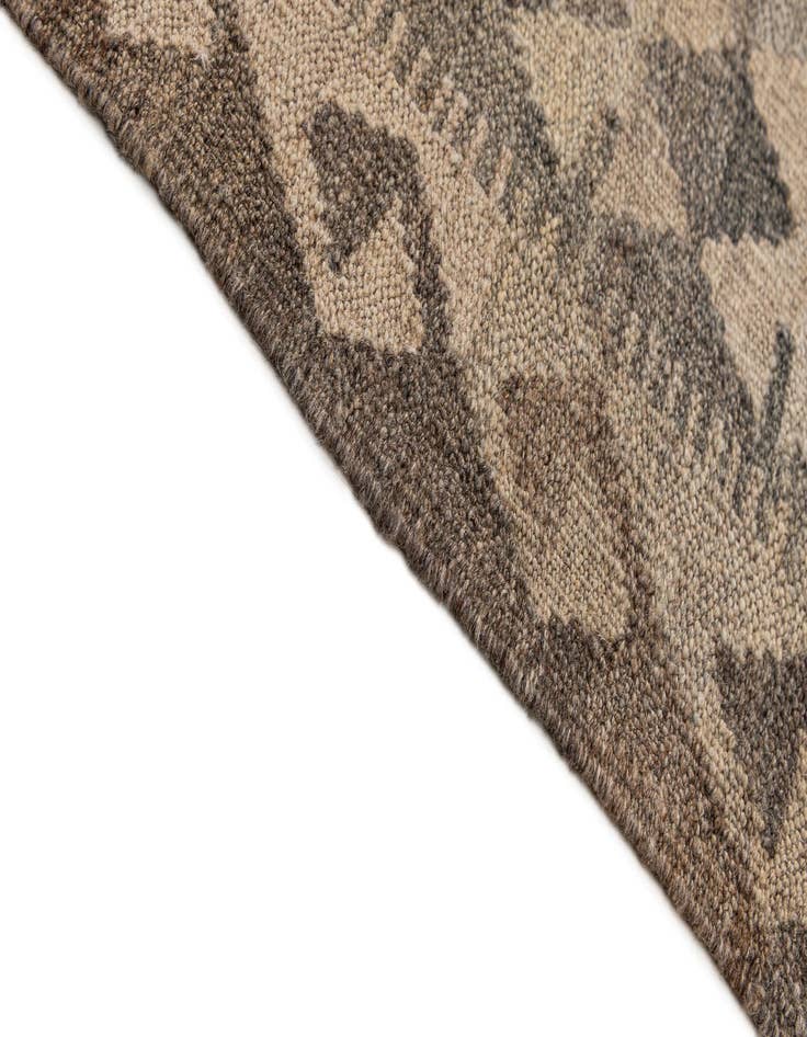 Detail image of  7' 2 x 9' 9  Hand Woven Kilim Maymana Wool Rug