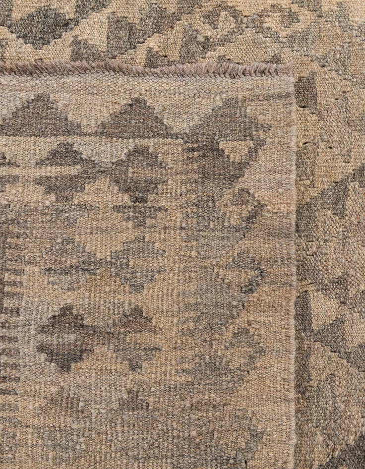 Detail image of  7' 3 x 10' 3  Hand Woven Kilim Maymana Wool Rug
