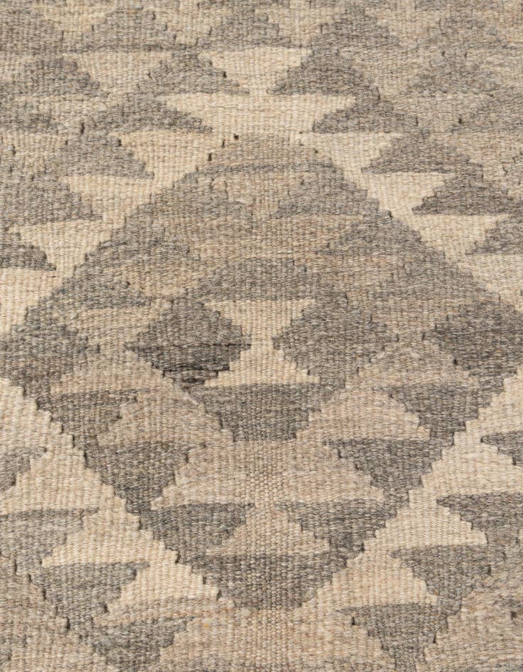 Detail image of  2' 6 x 4' 2  Hand Woven Kilim Maymana Wool Rug