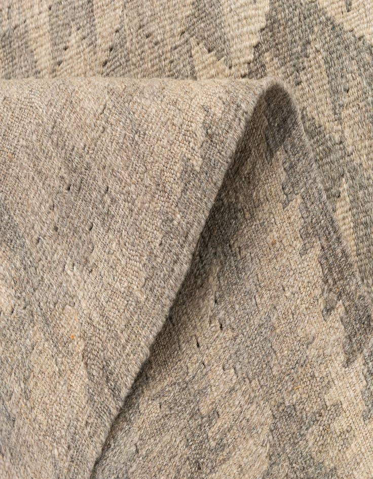 Detail image of  2' 6 x 4' 2  Hand Woven Kilim Maymana Wool Rug