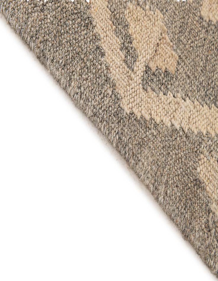 Detail image of  5' 2 x 6' 6  Hand Woven Kilim Maymana Wool Rug