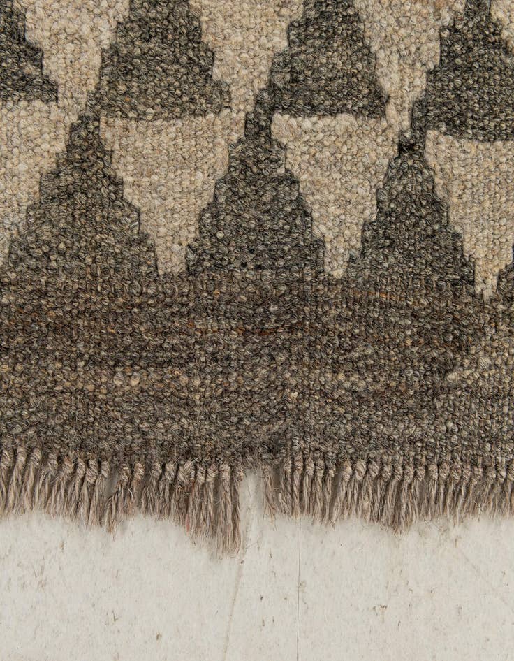 Detail image of  6' 11 x 10' 4  Hand Woven Kilim Maymana Wool Rug