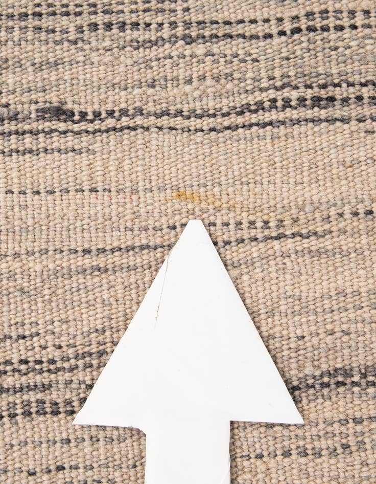 Detail image of  6' 6 x 9' 8  Hand Woven Kilim Modern Wool Rug