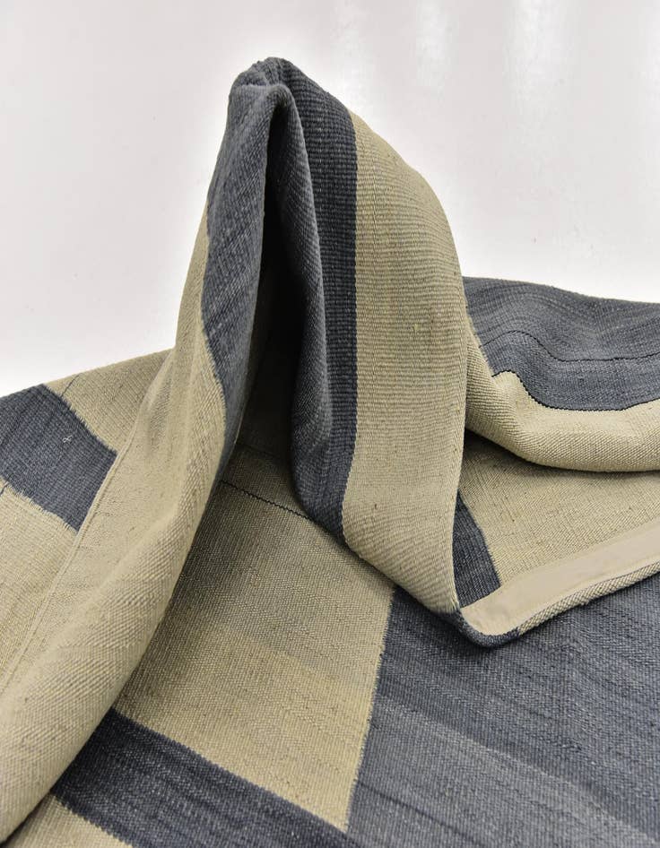 Detail image of  4' 2 x 5' 10  Hand Woven Kilim Modern Wool Rug