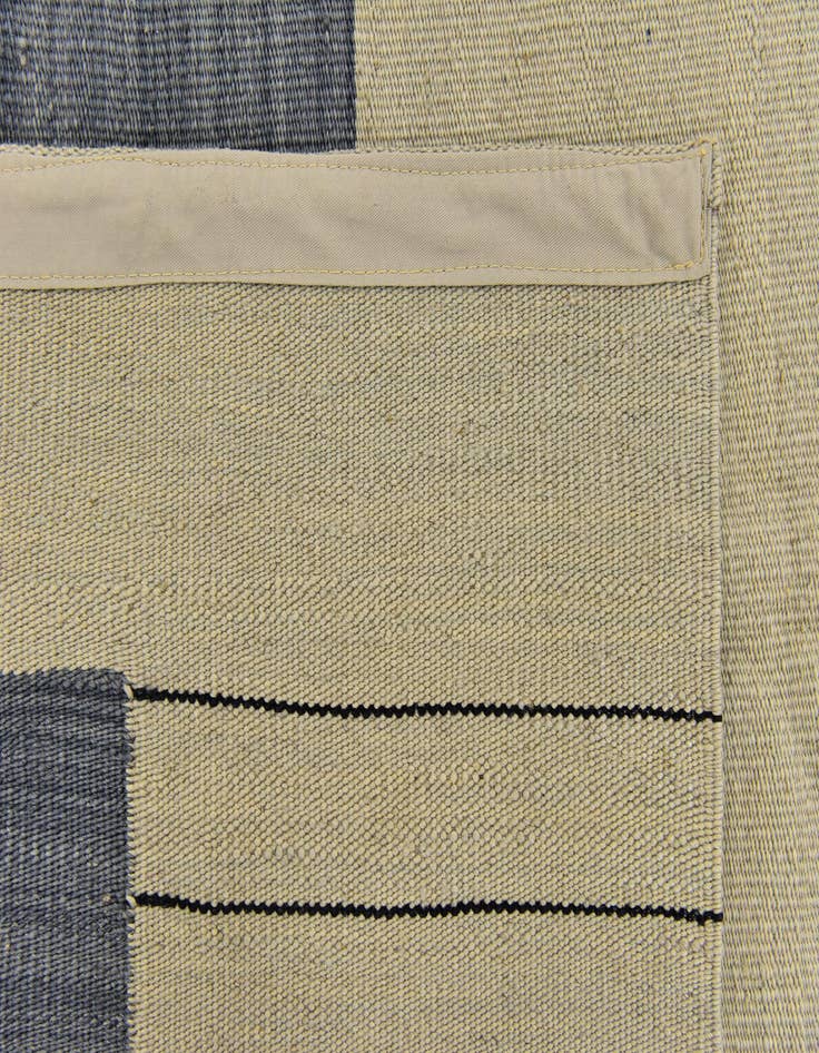 Detail image of  4' 2 x 5' 10  Hand Woven Kilim Modern Wool Rug