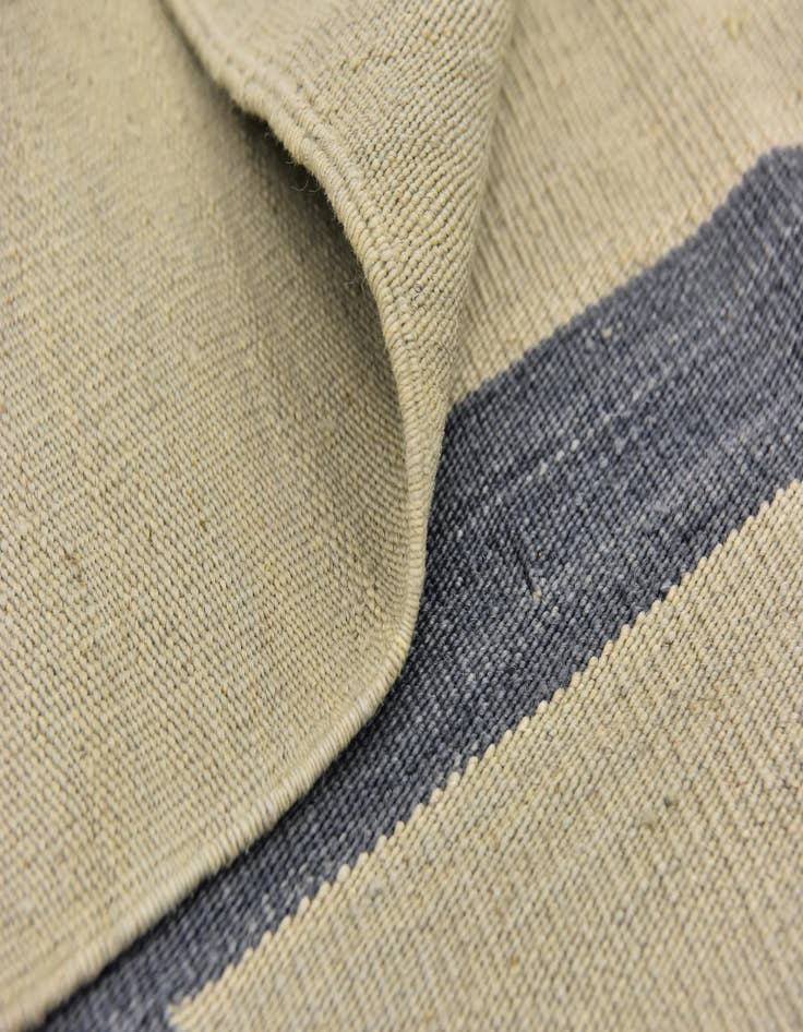 Detail image of  4' 2 x 5' 10  Hand Woven Kilim Modern Wool Rug