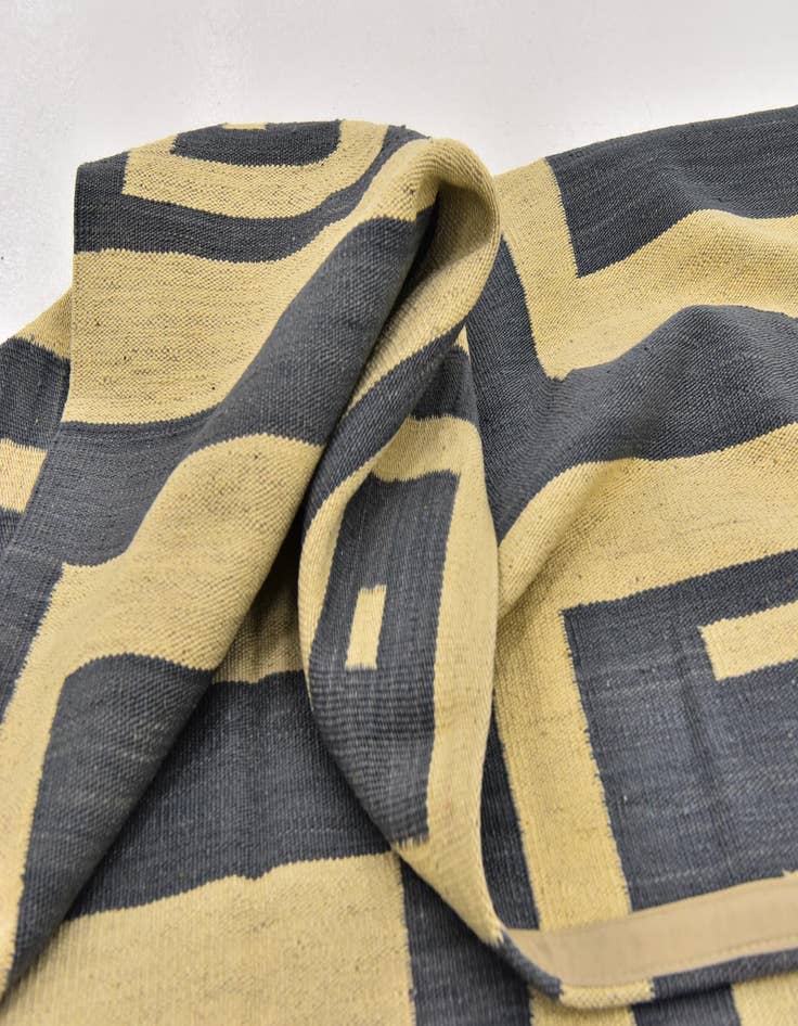 Detail image of  5' x 6' 6  Hand Woven Kilim Modern Wool Rug