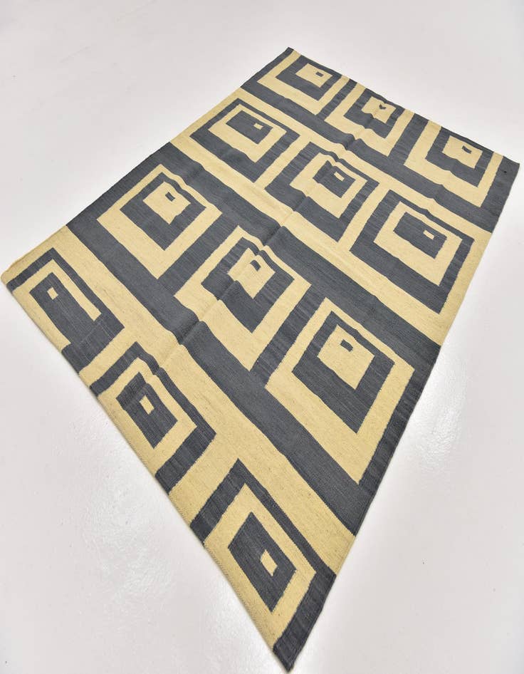 Detail image of  5' x 6' 6  Hand Woven Kilim Modern Wool Rug